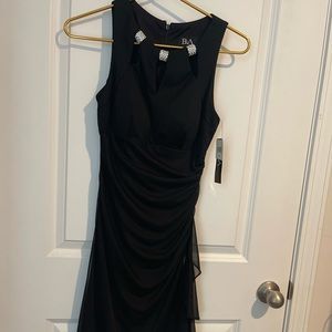 NWT B&A Size 4 Black Sheath 15” pit to pit. 38” Shoulder to hem